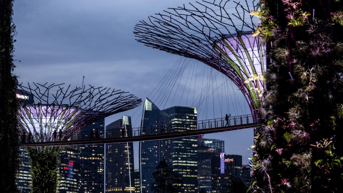 Singapur, yabancı beyaz yakalı istihdamına ilişkin kuralları bir kez daha sıkılaştıracak