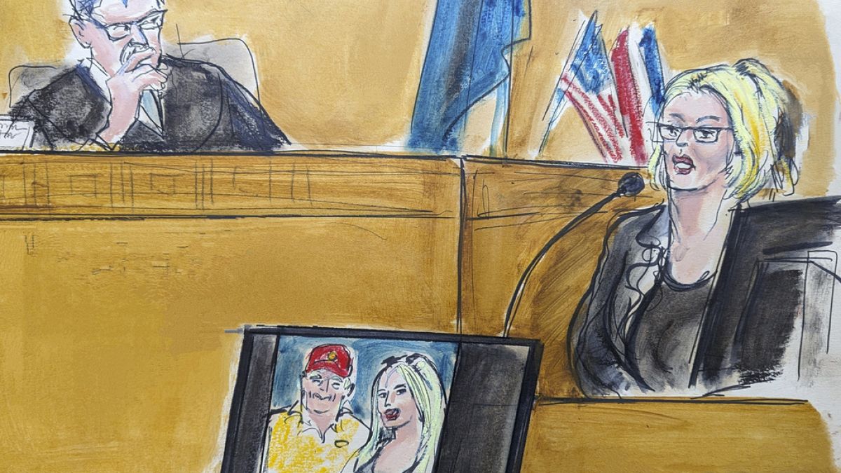 Porno yıldızı Daniels, Trump'ın "sessizlik" davası kapsamında ifade verdi