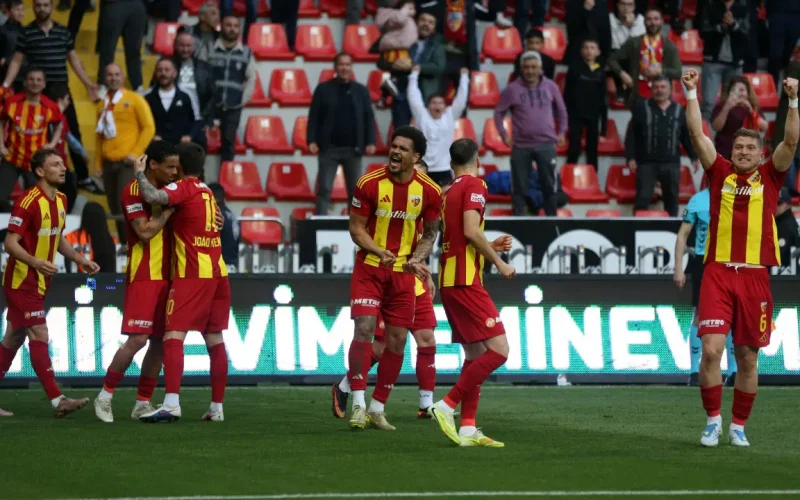 Kayserispor, Çaykur Rizespor'u mağlup etti: Düşme hattından kurtuldu!