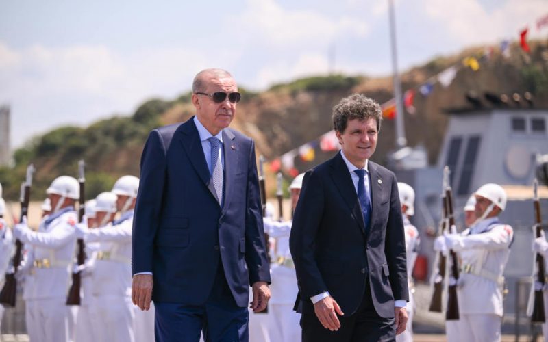 Cumhurbaşkanı Erdoğan, Romanya Cumhurbaşkanı Nicuşor Dan ile Görüşme Gerçekleştirdi