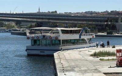 Haliç'te Teknenin Köprü Ayağına Çarpması Sonrası Kayıp Personel İçin Arama Çalışmaları Devam Ediyor