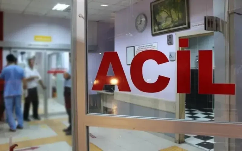 Çocuğunu almaya gitti, okul bahçesinde bıçaklandı